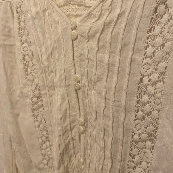 AE white lace button up blouse - Picture 2 of 3